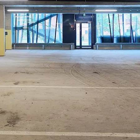 Stunning Side - Sauna And Parking شقة